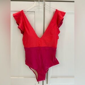 New with tags Summersalt Ruffle Back Flip swimsuit size 6